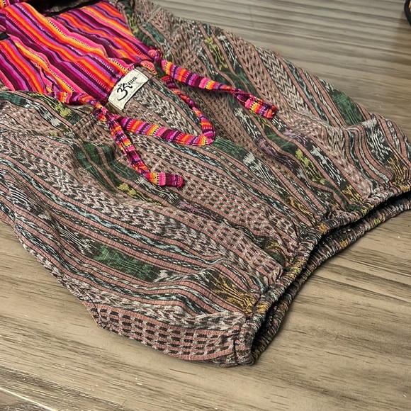 BOHO CROP COLORFUL TOP WITH HOOD - Picture 6 of 16